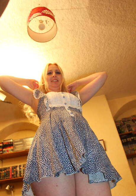 TAC Amateurs invite you to explore xxx pics featuring Tracey Lain in robbing on cock porn